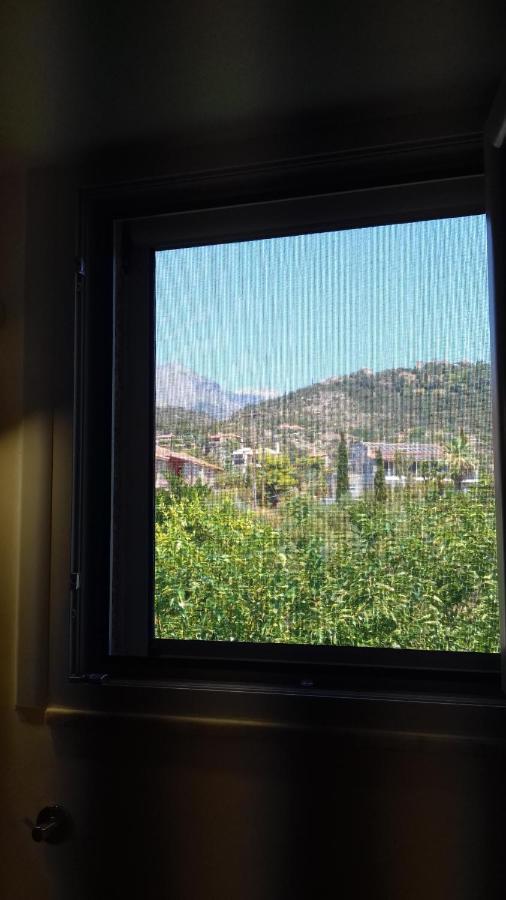 Iliolithos Rooms Kardhamili Exteriör bild