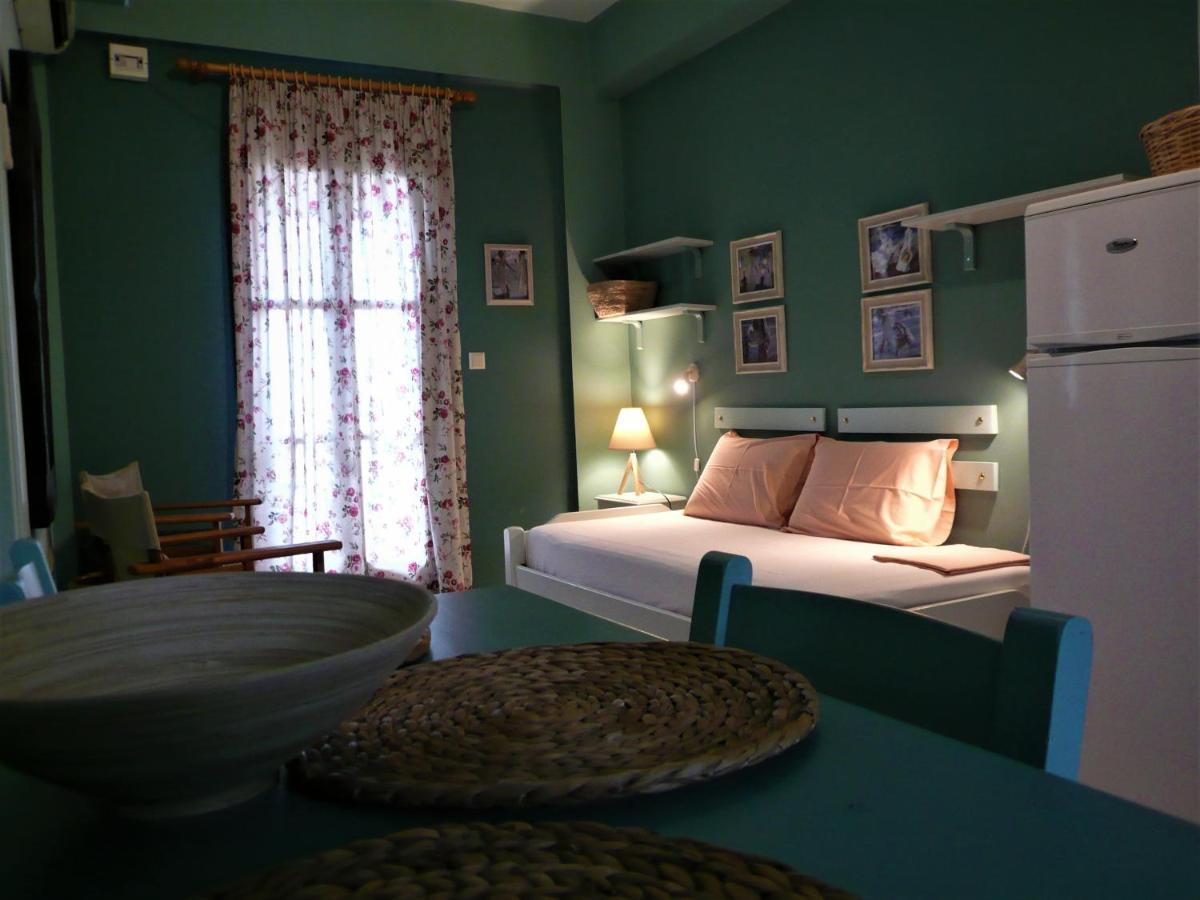 Iliolithos Rooms Kardhamili Exteriör bild